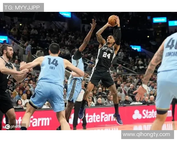 马刺与灰熊季后赛第六场激战回顾关键时刻的精彩瞬间与战术分析